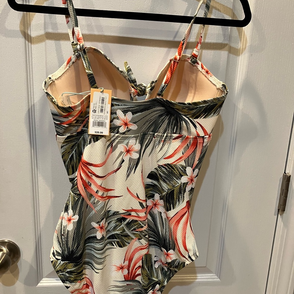 One piece swimsuit - Picture 2 of 4
